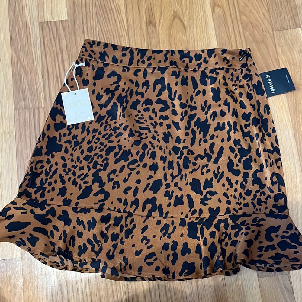 NWT Forever 21 Winter Collection Skirt